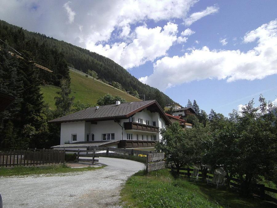 Ferienwohnung Mondial Нойштіфт-ім-Штубайталь Екстер'єр фото