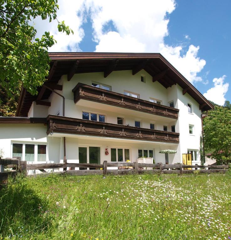 Ferienwohnung Mondial Нойштіфт-ім-Штубайталь Екстер'єр фото